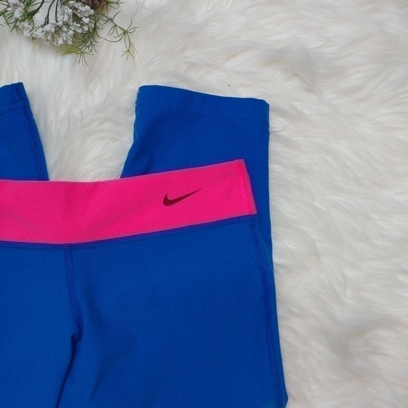 Girls' Nike Dri-Fit Legend Capri Tights - Picture 4 of 10